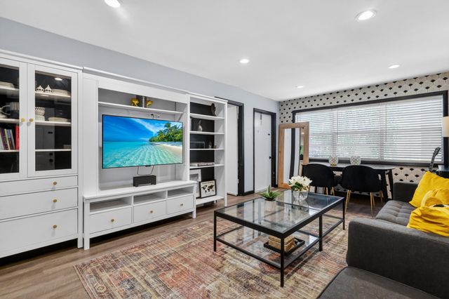 124 Lake Evelyn Drive, West Palm Beach, FL 33411