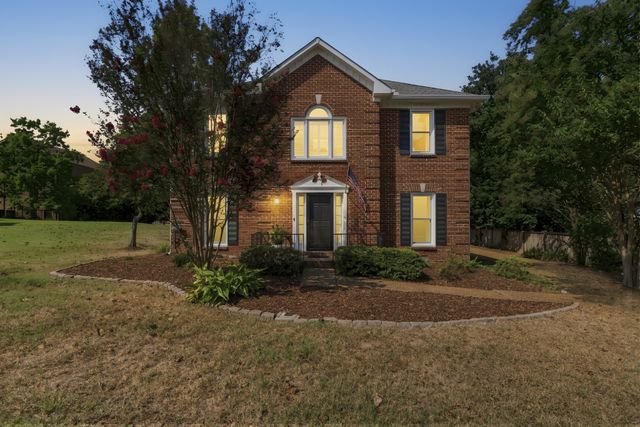 7305 River Park Dr, Nashville, TN 37221