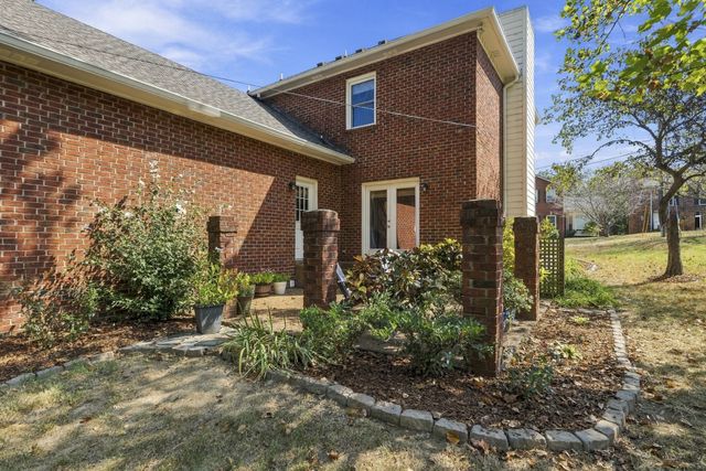 7305 River Park Dr, Nashville, TN 37221