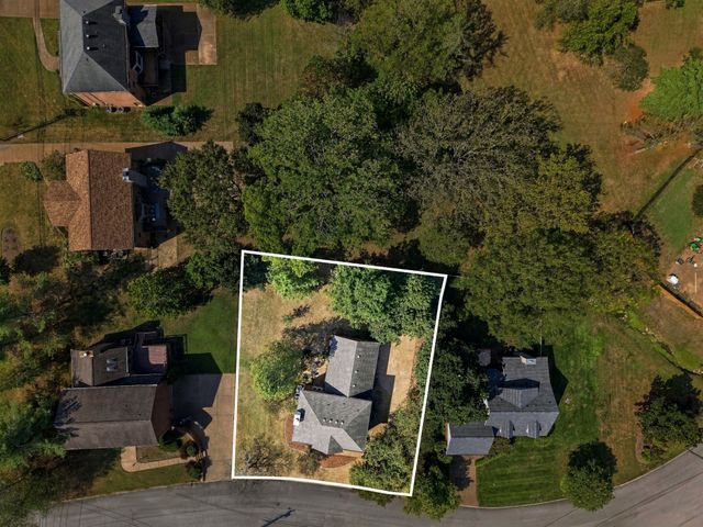 7305 River Park Dr, Nashville, TN 37221