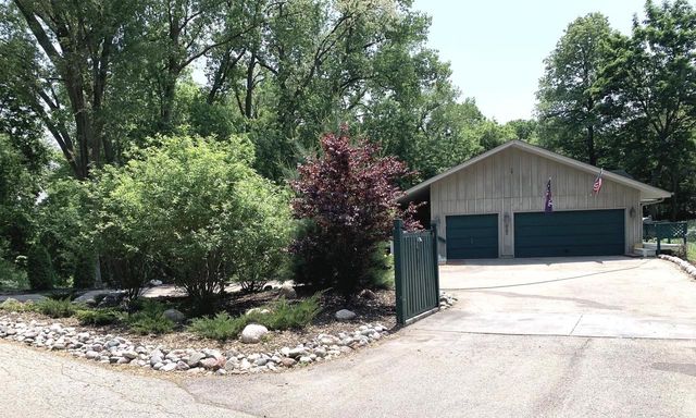 1816 Eastwood Avenue, Janesville, WI 53545