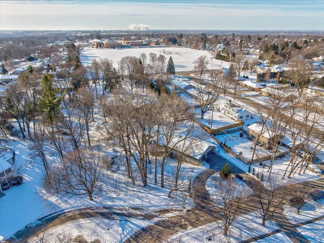 1816 Eastwood Avenue, Janesville, WI 53545