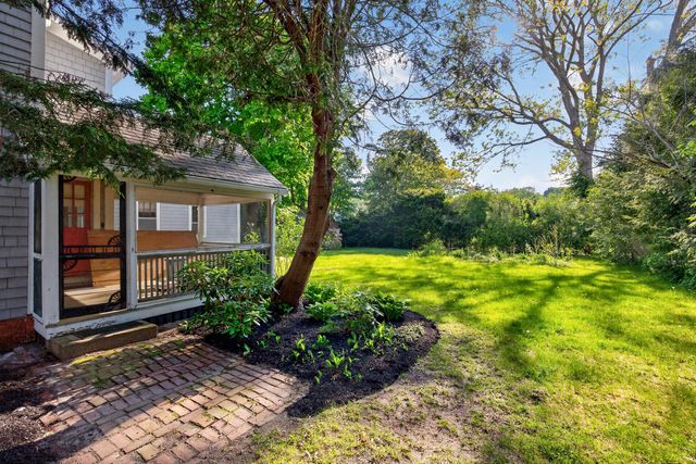 120 Ocean View Avenue, Cotuit, MA 02635