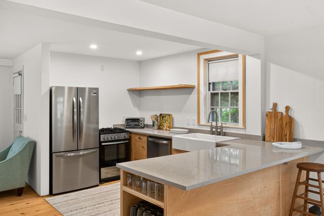 120 Ocean View Avenue, Cotuit, MA 02635