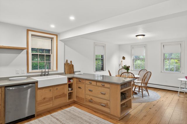 120 Ocean View Avenue, Cotuit, MA 02635