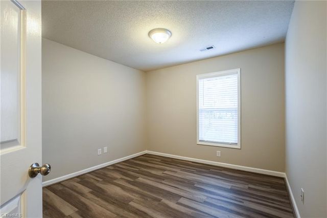 827 Banner Oak Court, Greensboro, NC 27406