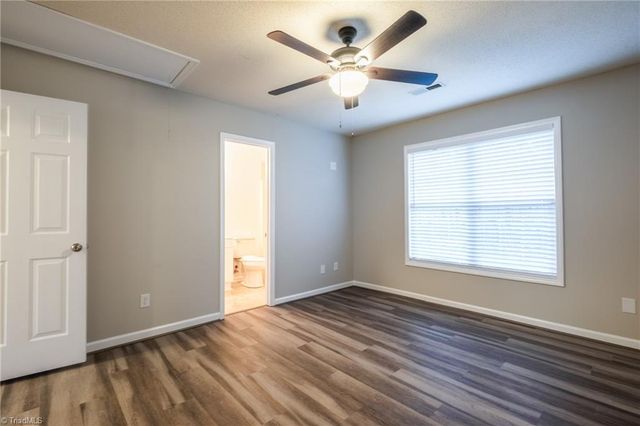 827 Banner Oak Court, Greensboro, NC 27406