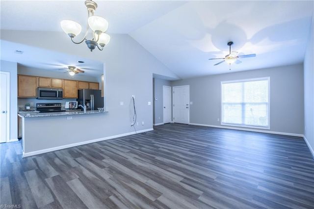 827 Banner Oak Court, Greensboro, NC 27406