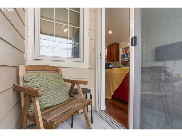 6017 Ne HOLLADAY St, Portland, OR 97213
