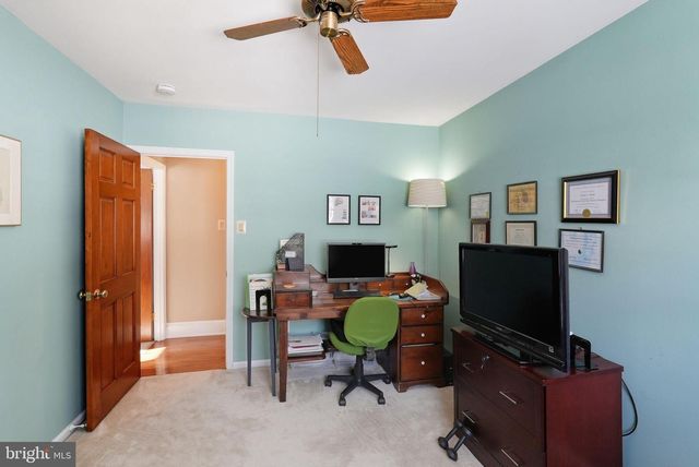 5 BROOK LN, Chalfont, PA 18914