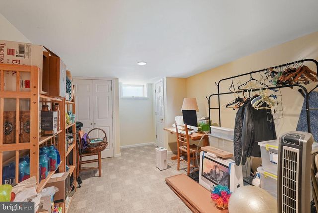 5 BROOK LN, Chalfont, PA 18914