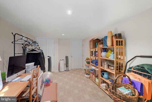 5 BROOK LN, Chalfont, PA 18914