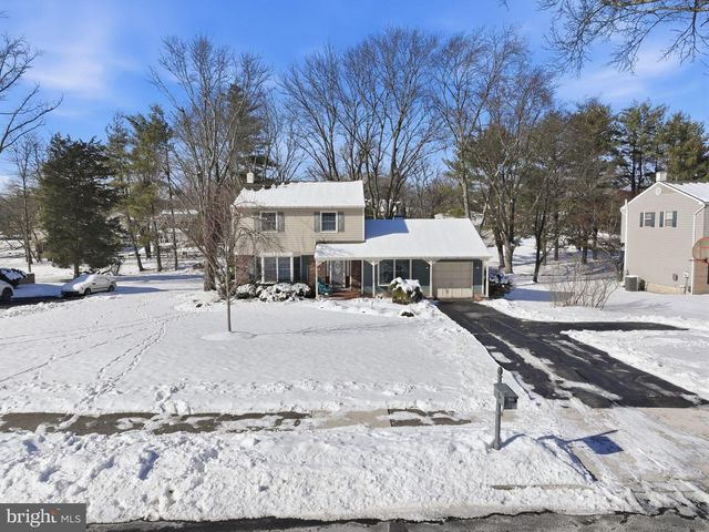 5 BROOK LN, Chalfont, PA 18914