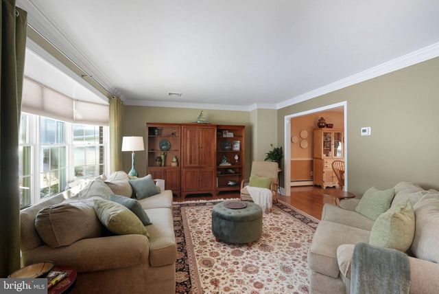 5 BROOK LN, Chalfont, PA 18914