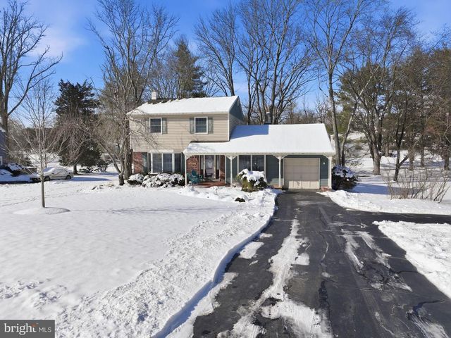 5 BROOK LN, Chalfont, PA 18914