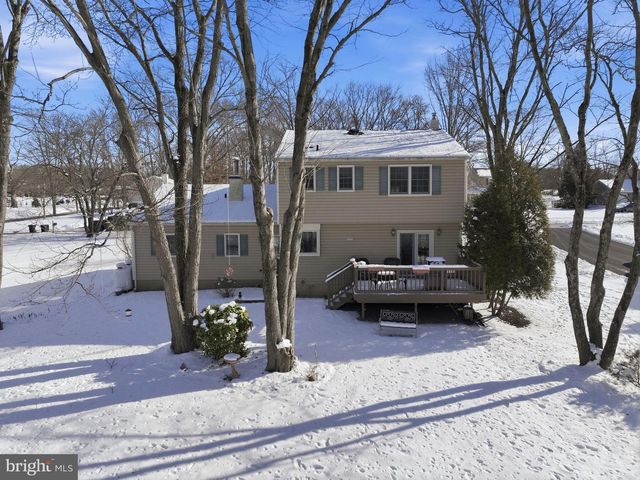 5 BROOK LN, Chalfont, PA 18914