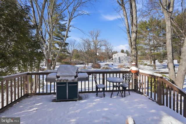 5 BROOK LN, Chalfont, PA 18914