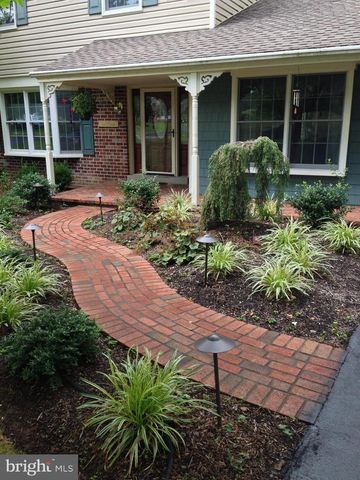 5 BROOK LN, Chalfont, PA 18914