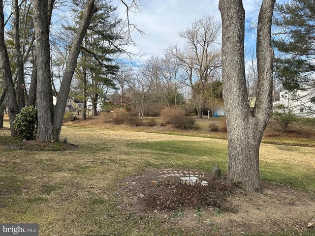 5 BROOK LN, Chalfont, PA 18914