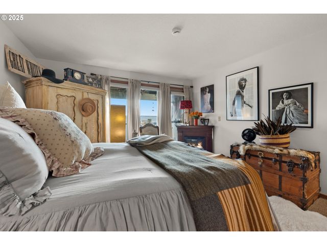 353 N BREAKER POINT Dr, Cannon Beach, OR 97110