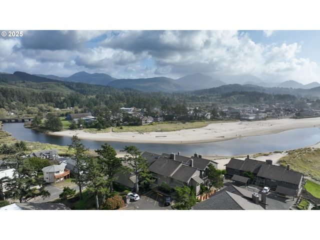 353 N BREAKER POINT Dr, Cannon Beach, OR 97110