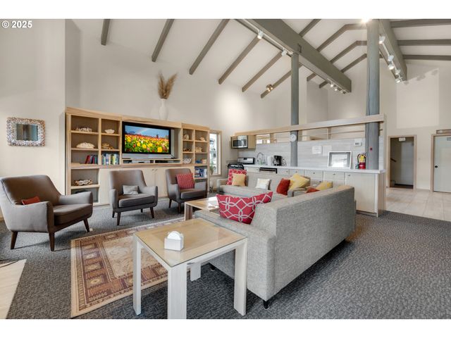 353 N BREAKER POINT Dr, Cannon Beach, OR 97110