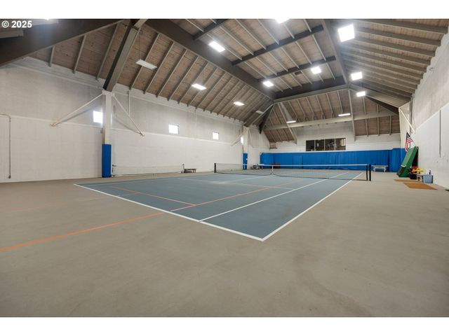 353 N BREAKER POINT Dr, Cannon Beach, OR 97110