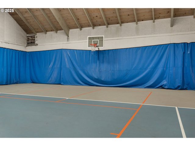 353 N BREAKER POINT Dr, Cannon Beach, OR 97110