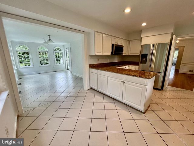 5100 UPTON ST NW, Washington, DC 20016