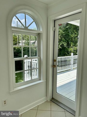 5100 UPTON ST NW, Washington, DC 20016