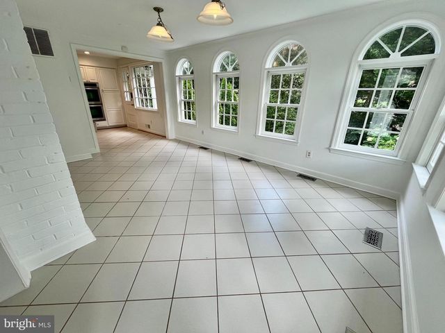 5100 UPTON ST NW, Washington, DC 20016
