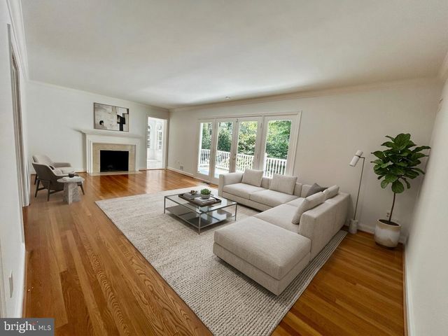 5100 UPTON ST NW, Washington, DC 20016