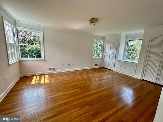 5100 UPTON ST NW, Washington, DC 20016