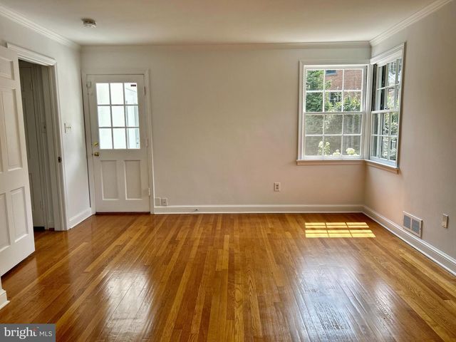 5100 UPTON ST NW, Washington, DC 20016