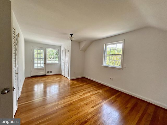 5100 UPTON ST NW, Washington, DC 20016