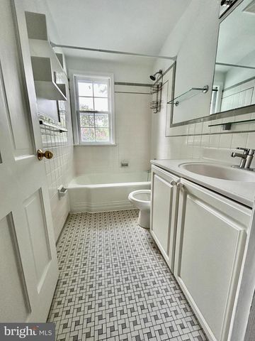 5100 UPTON ST NW, Washington, DC 20016
