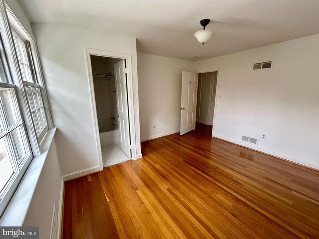 5100 UPTON ST NW, Washington, DC 20016