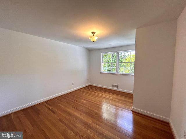 5100 UPTON ST NW, Washington, DC 20016