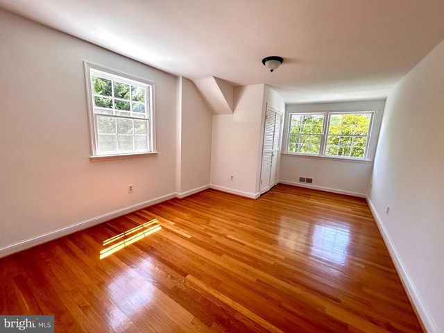 5100 UPTON ST NW, Washington, DC 20016
