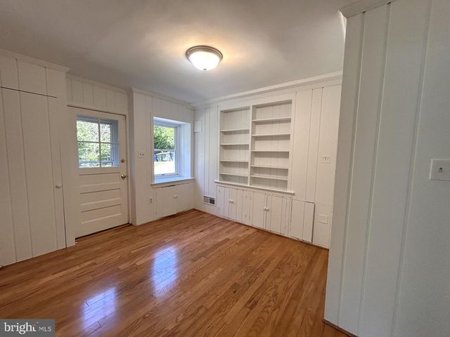 5100 UPTON ST NW, Washington, DC 20016