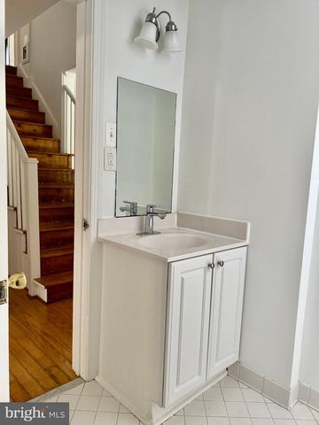 5100 UPTON ST NW, Washington, DC 20016