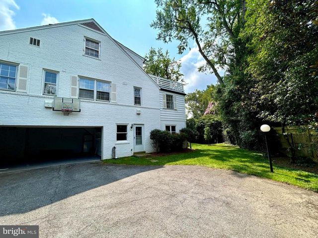 5100 UPTON ST NW, Washington, DC 20016