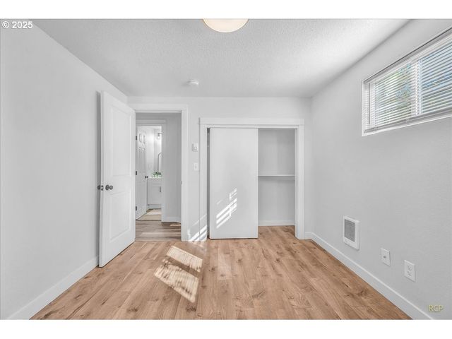 8125 Se 52ND Ave, Portland, OR 97206