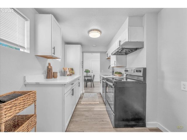 8125 Se 52ND Ave, Portland, OR 97206