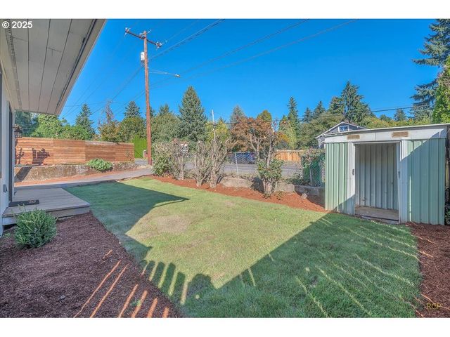 8125 Se 52ND Ave, Portland, OR 97206