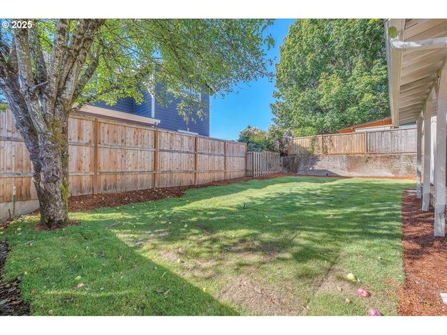8125 Se 52ND Ave, Portland, OR 97206