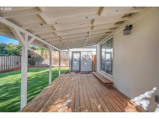 8125 Se 52ND Ave, Portland, OR 97206