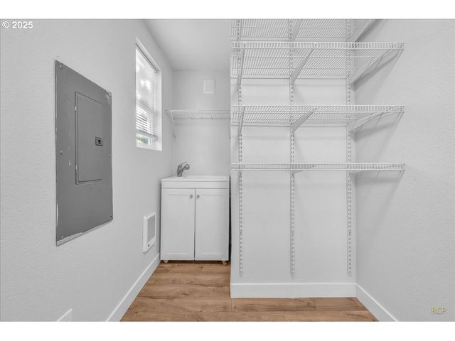 8125 Se 52ND Ave, Portland, OR 97206