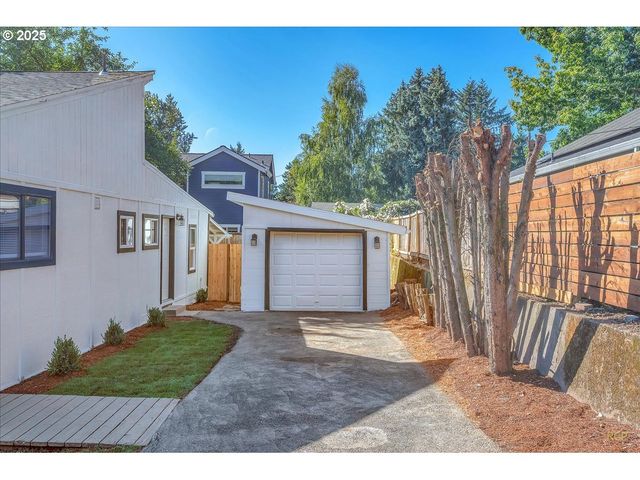 8125 Se 52ND Ave, Portland, OR 97206
