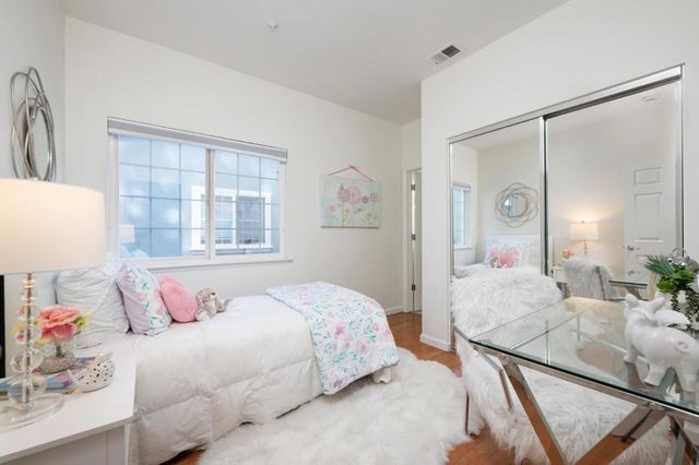 358 N El Camino Real 13, San Mateo, CA 94401